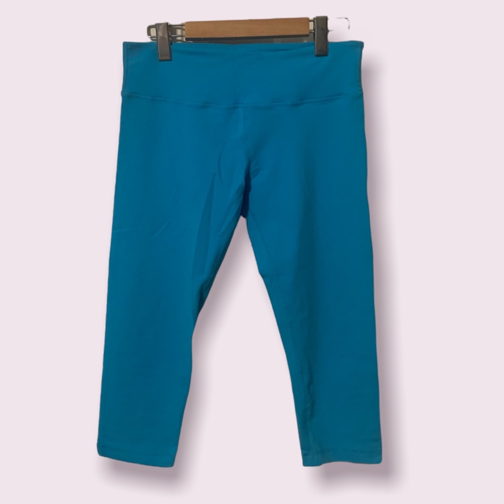 Lululemon crops